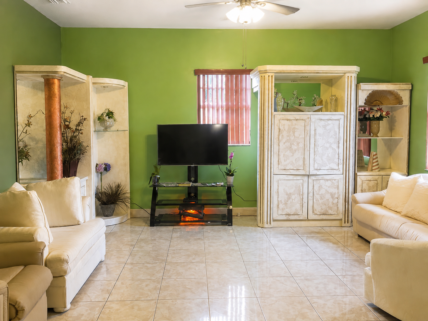 Welcoming living room at Everlasting I