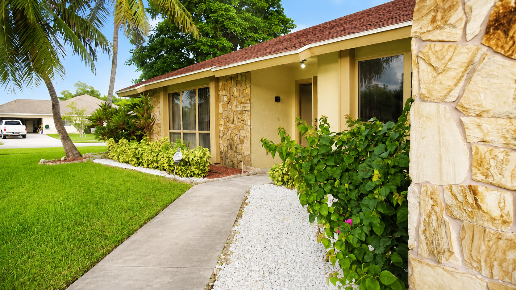 Landscaped entrance at Everlasting II