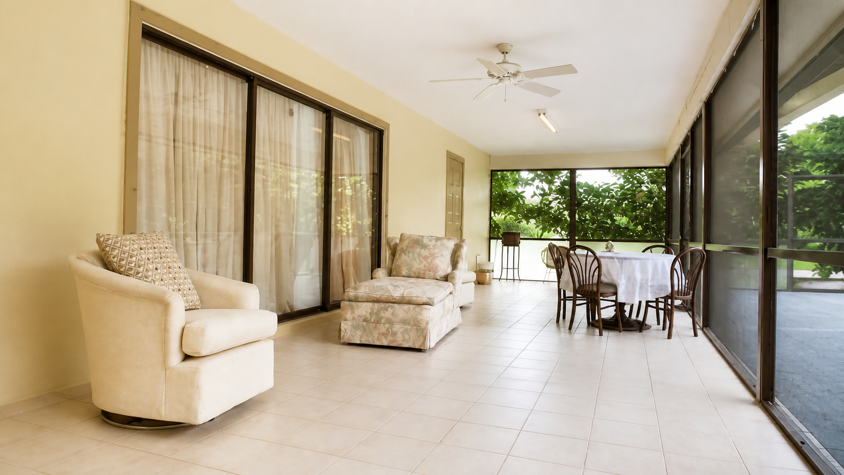 Screened patio at Everlasting II